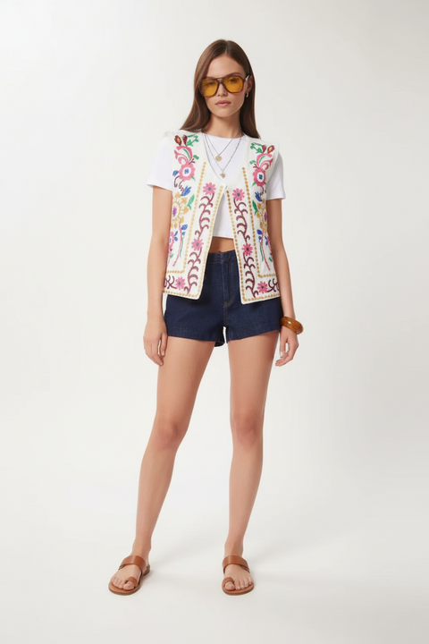 Beyaz Renkli Çiçek Nakışlı Crop Yelek